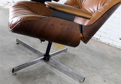 Mid Century Modern Plycraft Eames Style Lounge Chair And Ottoman For