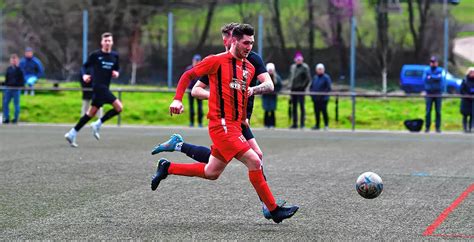 Tus Binzen Fegt Den Fc Sch Nau Mit Vom Platz S Dkurier