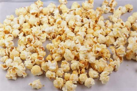 Caramel Popcorn – EASY – Quick – Simple Chocolate Caramel Popcorn ...