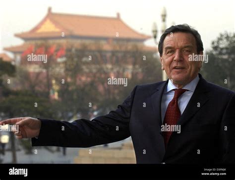 (dpa) - German Chancellor Gerhard Schroeder holds a TV interview in ...