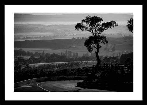 Mount Panorama - Bathurst - Australia » Lou Boileau Photographer