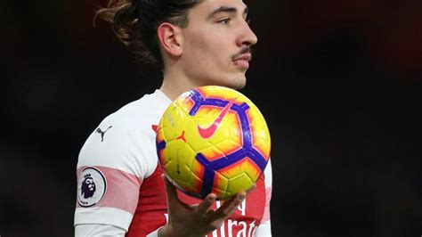 Hector Bellerin Injury Arsenal Confirm Surgery Sportstar