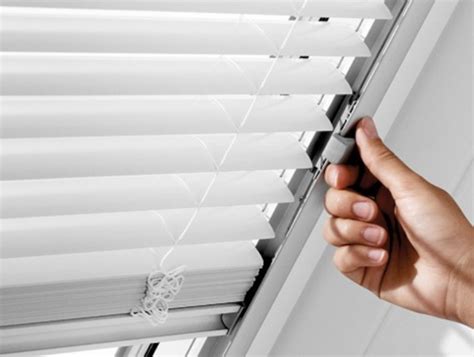 Velux Pal Manual Venetian Blinds