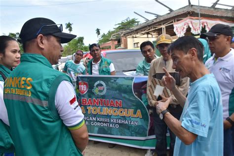 Pemkab Gorontalo Serahkan Bantuan Kemanusian Untuk Korban Banjir Di