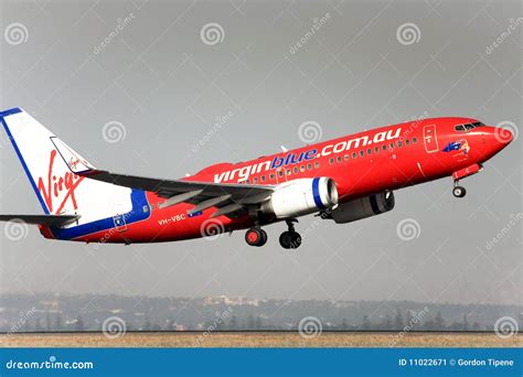 Virgin Blue Boeing 737 Taking Off Editorial Photo Image Of Sydney