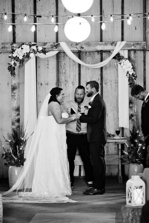 Fall Barn Wedding in Story City, Iowa — Des Moines Wedding Photographer