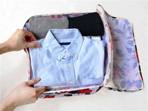 Folding Vs Rolling Clothes – What's The Best Way For Travel Packing? - Style Degree