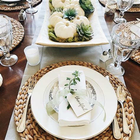 16 Beautifully Simple Thanksgiving Table Setting Ideas - jane at home