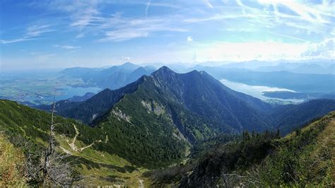 Easy Guided Hike from Munich "Alpine Village Explorer"