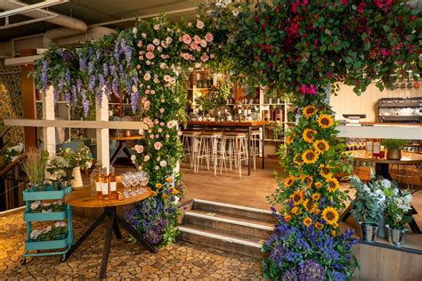 This Beautiful Botanical Bar Has Introduced An Oktoberfest-Inspired ...