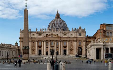 Covid In Vaticano Prolungato L Obbligo Di Mascherina Ffp E Green Pass