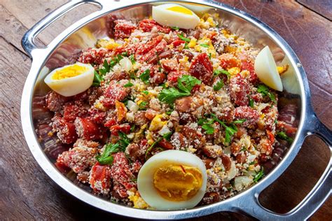 Sabor da cozinha mineira como fazer feijão tropeiro completo