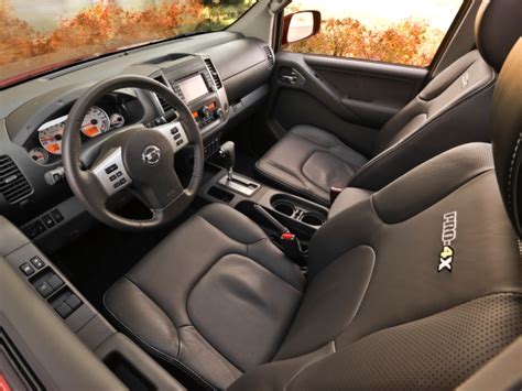 2017 Nissan Frontier: 75 Interior Photos | U.S. News