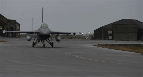 An F 16C Fighting Falcon Aircraft Taxis During Scramble NARA DVIDS