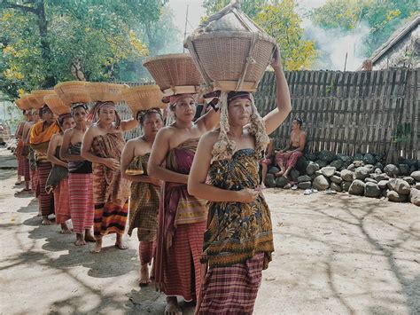 Ketahui 8 Perkembangan Adat Istiadat Sejak Kuno Di Indonesia