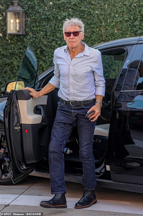 Harrison Ford Im L Ssigen Stil Beim Einkaufen Auf Dem Rodeo Drive Bei