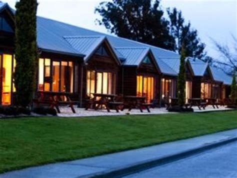 Lakefront Lodge Hotel (Te Anau) - Deals, Photos & Reviews