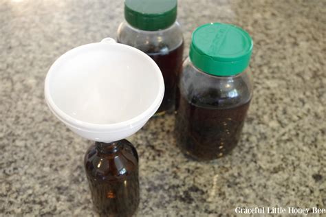 Homemade Vanilla Extract - Graceful Little Honey Bee