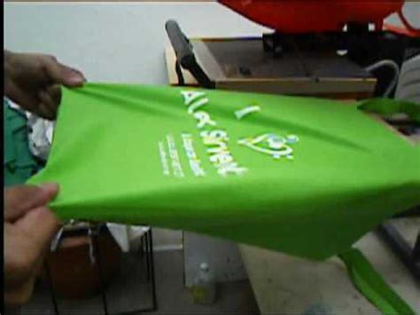 Impresi N En Serigrafia De Bolsas Ecol Gicas Reusables Youtube