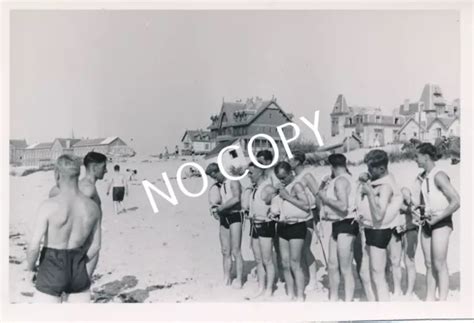 Foto Wkii Wehrmacht Soldaten Nude Boulogne Sur Mer France Strand