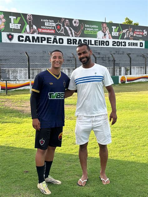 Volante Hist Rico Do Botafogo Pb Zaquel Vai Maravilha Do Contorno E