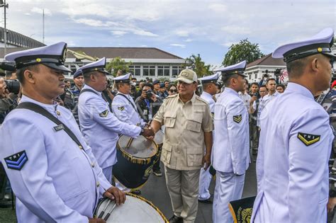 Menhan Berangkatkan Kapal Rs Tni Kri Radjiman Ke Palestina Antara Foto