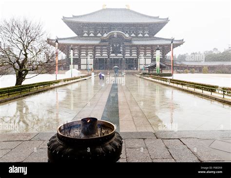 Vista De Daibutsu Den Sala De Gran Buda En Todai Ji Templo Budista