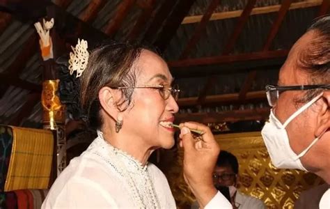 Profil Sukmawati Soekarno Putri Yang Kini Beragama Hindu Baliho Caleg