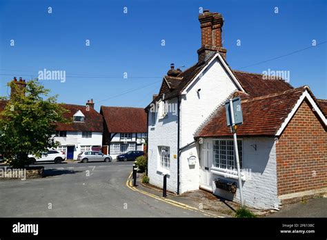 Typical white painted historic cottages, Hartfield, East Sussex ...