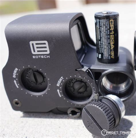 hands  eotech exps  review holographic sight
