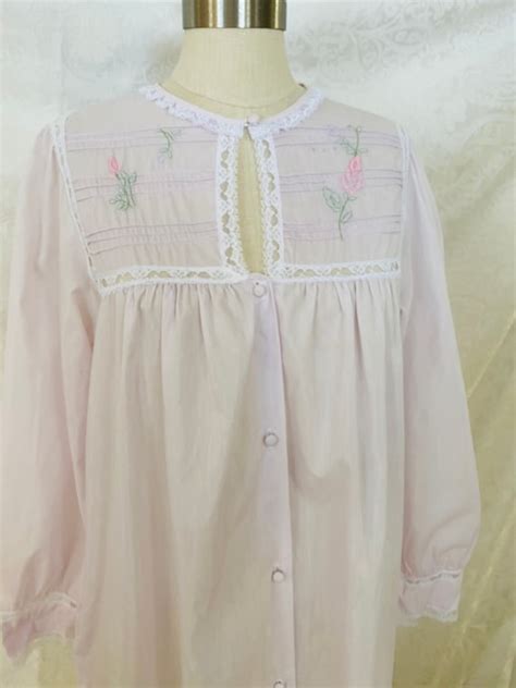 Vintage Nightgown Barbizon Pale Pastel Pink W Embroid… Gem