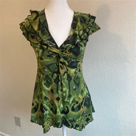 Suzie In The City Tops Suzie In The City Green Floral Ruffled