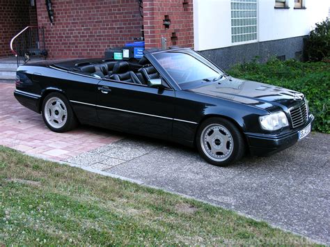 Mercedes W124 Cabrio Photo