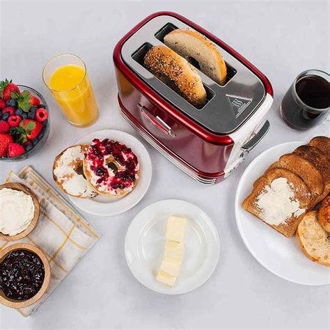 The Best Retro-Inspired Toasters To Give Your Breakfast a Vintage Spin