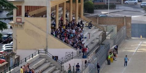 Caltanissetta Scontri Tra Tifosi Fuori Dallo Stadio Prima Della Gara