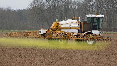 Cereals 2016: Residual herbicide set to bolster weed control options in pulse crops - Farmers Weekly