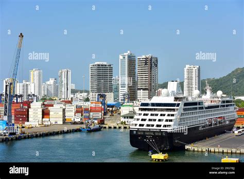 Cruise ship at port in Aruba Stock Photo - Alamy