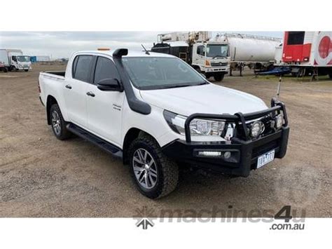 Buy Used Toyota Toyota Hilux Gun R Utes In Listed On Machines U