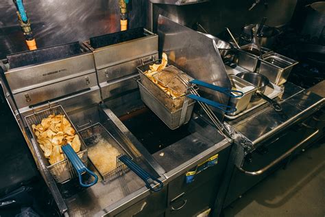 Here’s Why a New York City Lobster Roll (With Fries!) Costs $32 - The