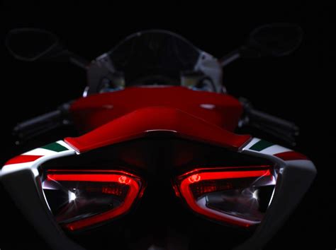 DUCATI 1199 Panigale (2011-2012) Specs, Performance & Photos - autoevolution