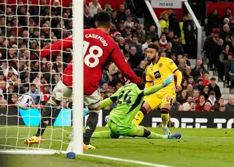 Fernandes Rescues Manchester United In Win Over Sheffield