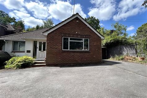 3 Bed Bungalow For Sale In Fernhill Road Farnborough Hampshire Gu14