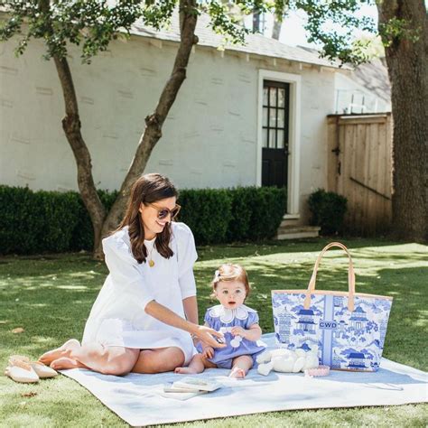 6 Hot Sexy Caitlin Wilson Bikini Pics