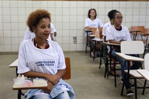 Mais De Mil Estudantes S O Beneficiados Pelo Programa Universidade