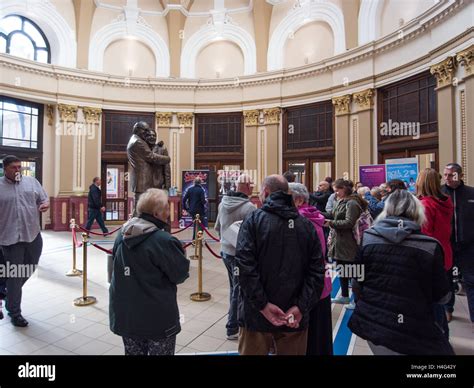 Eric Morecombe and Ernie Wise statue in Winter Gardens, Blackpool Stock ...