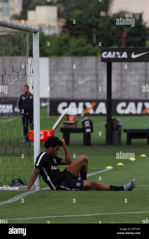 S O Paulo Sp Treino Do Corinthians Corinthians Treina