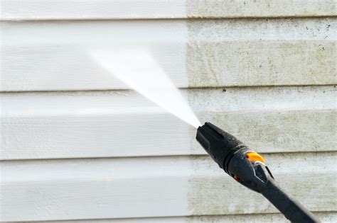 Tips For Pressure Washing Vinyl Siding The Powerwashing Kings