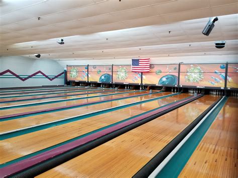Local Bowling Alleys | Find Bowling Centers Near You
