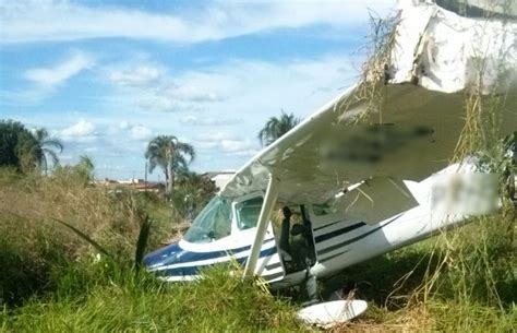 G1 Avião monomotor faz pouso forçado durante treinamento em Goiânia