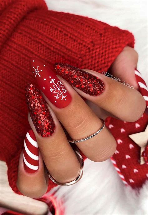 40 Festive Christmas And Holiday Nails 2021 Snowflake And Red